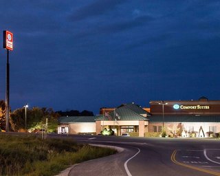 Comfort Suites Parkersburg South,Mineralwells>>Mineral County,3 star