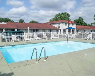 econo lodge inn and suites south