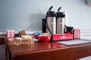 Econo Lodge Inn & Suites South,Huron>>Cleveland,2 star