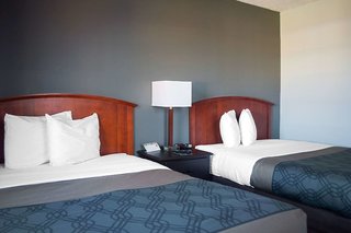 econo lodge inn and suites south