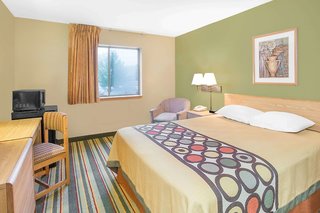 super 8 by wyndham east moline