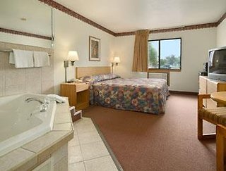 Super 8 By Wyndham East Moline,East Moline>>Carbon Cliff,2 star