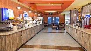 holiday inn express and suites olive branch by ihg