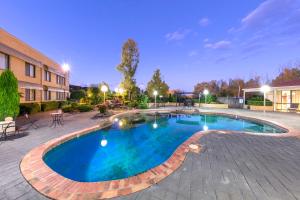 Garden City Hotel, Bw Signature Collection,Canberra>>Barton,5 star
