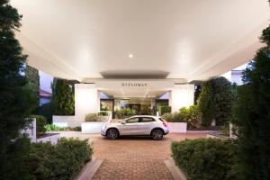 Ramada By Wyndham Diplomat Canberra,Canberra>>Australian Capital Territory,4 star