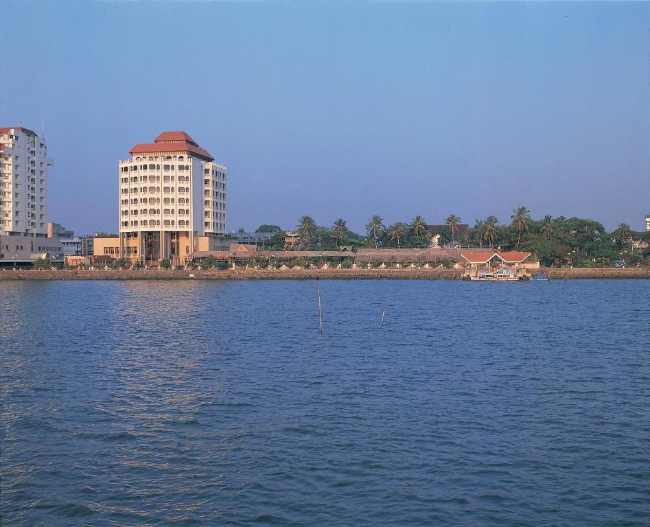 vivanta ernakulam marine drive