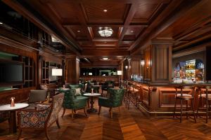 Taj Malabar Resort And Spa Kochi,Willingdon Island,5 star