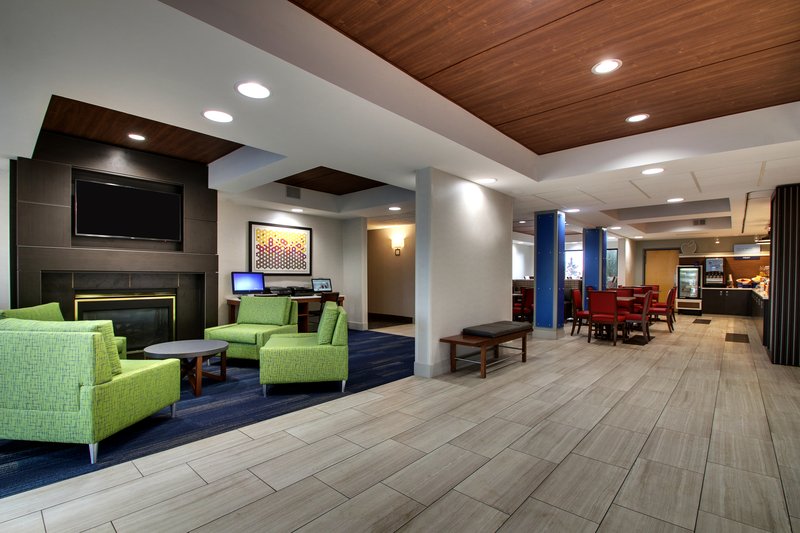 holiday inn express and suites cedar rapids i 380