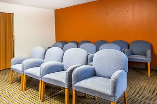 rodeway inn and suites