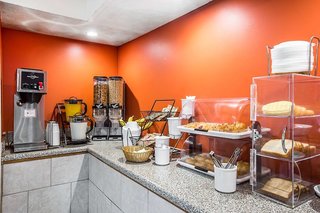 rodeway inn and suites