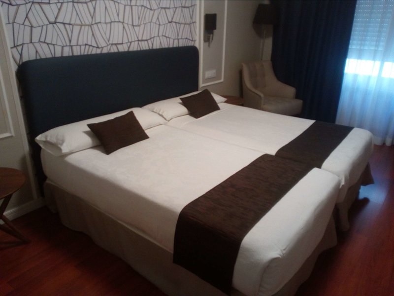 hotel corona de castilla burgos