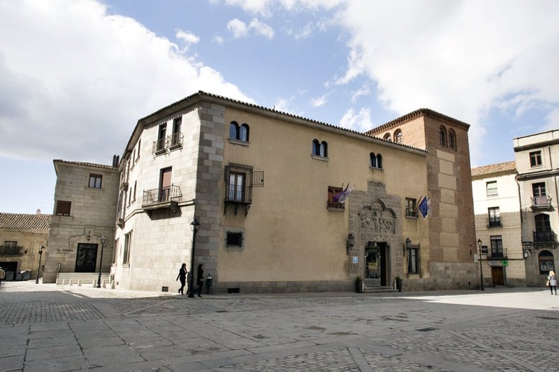 Palacio De Valderrabanos