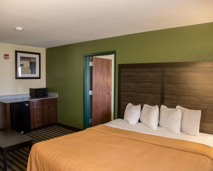 quality inn and suites loves park near rockford