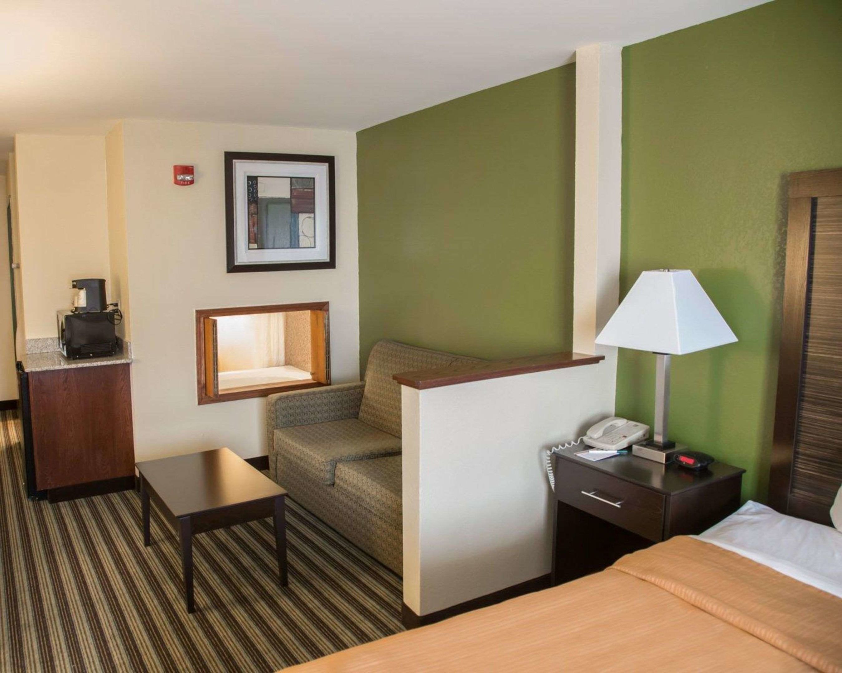 quality inn and suites loves park near rockford
