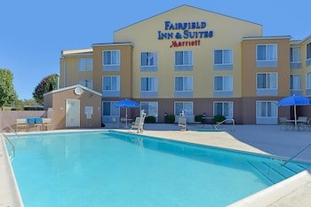 fairfield inn and suites by marriott lexington georgetown