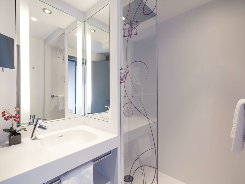 mercure la roche sur yon centre