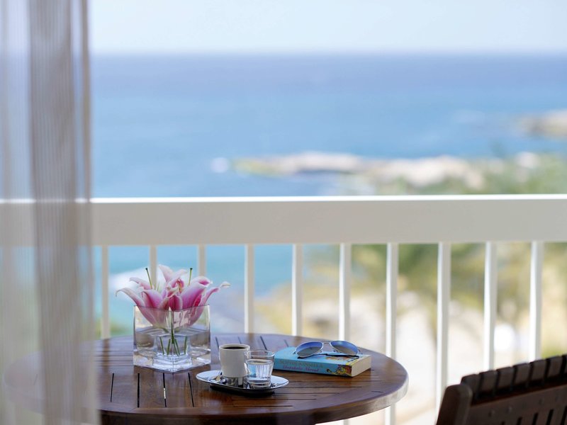 movenpick hotel beirut