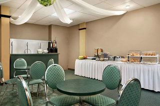 days inn by wyndham ste helene de bagot