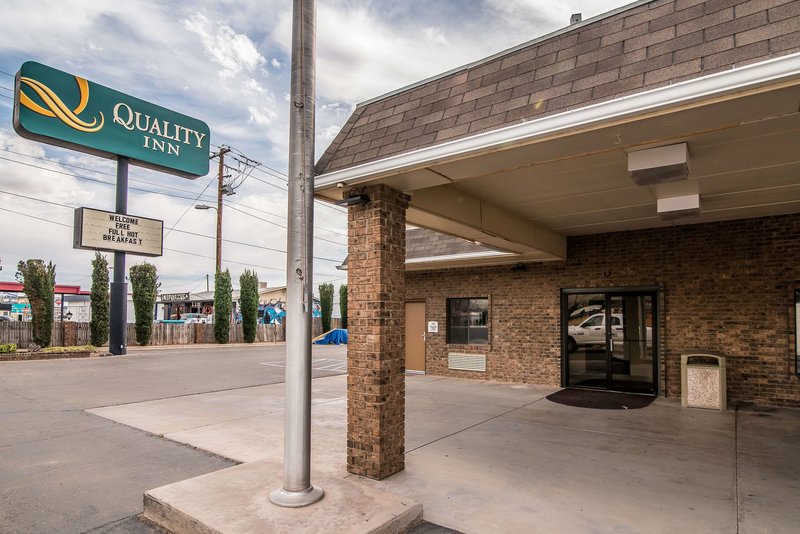 Quality Inn & Suites Near White Sands National Park