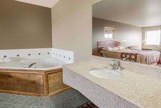 super 8 by wyndham ottawa