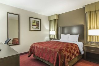 Econo Lodge Lethbridge,Taber>>Lethbridge,2 star