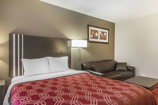 Econo Lodge Lethbridge,Taber>>Lethbridge,2 star