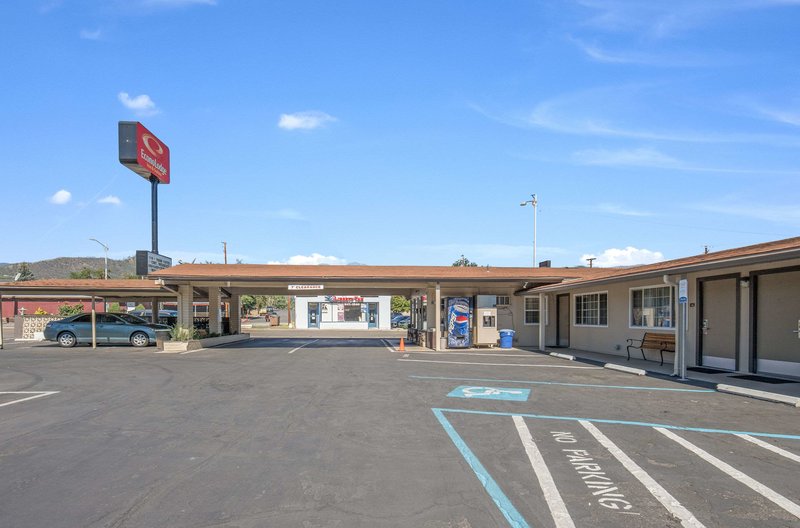 Econo Lodge Inn Suites Yreka