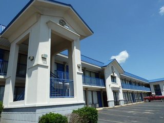 Americas Best Value Inn Hillsboro,Hillsboro>>Hill County,2 star