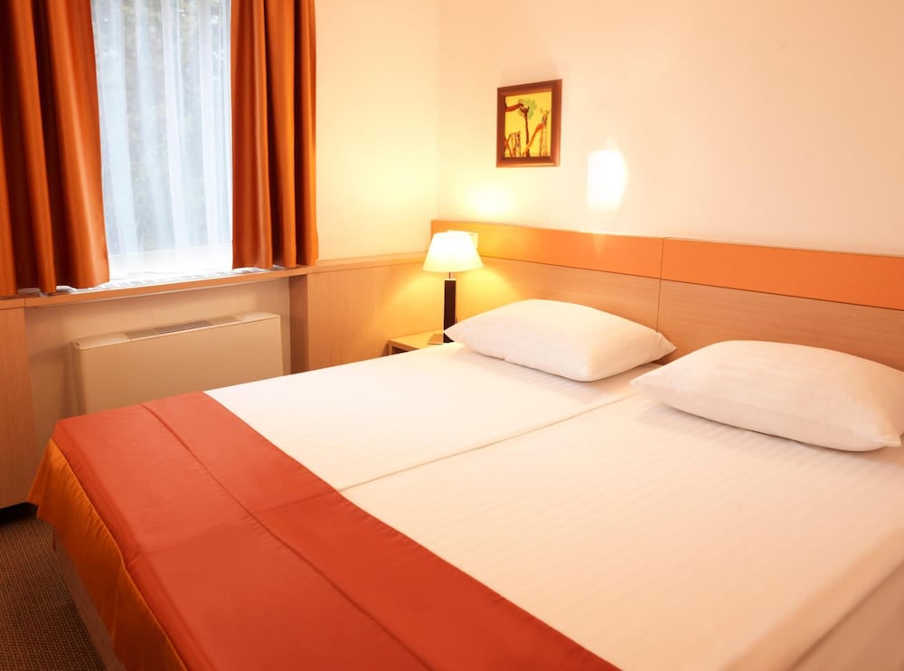 hotel savica garni