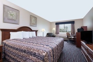 baymont by wyndham columbus rickenbacker