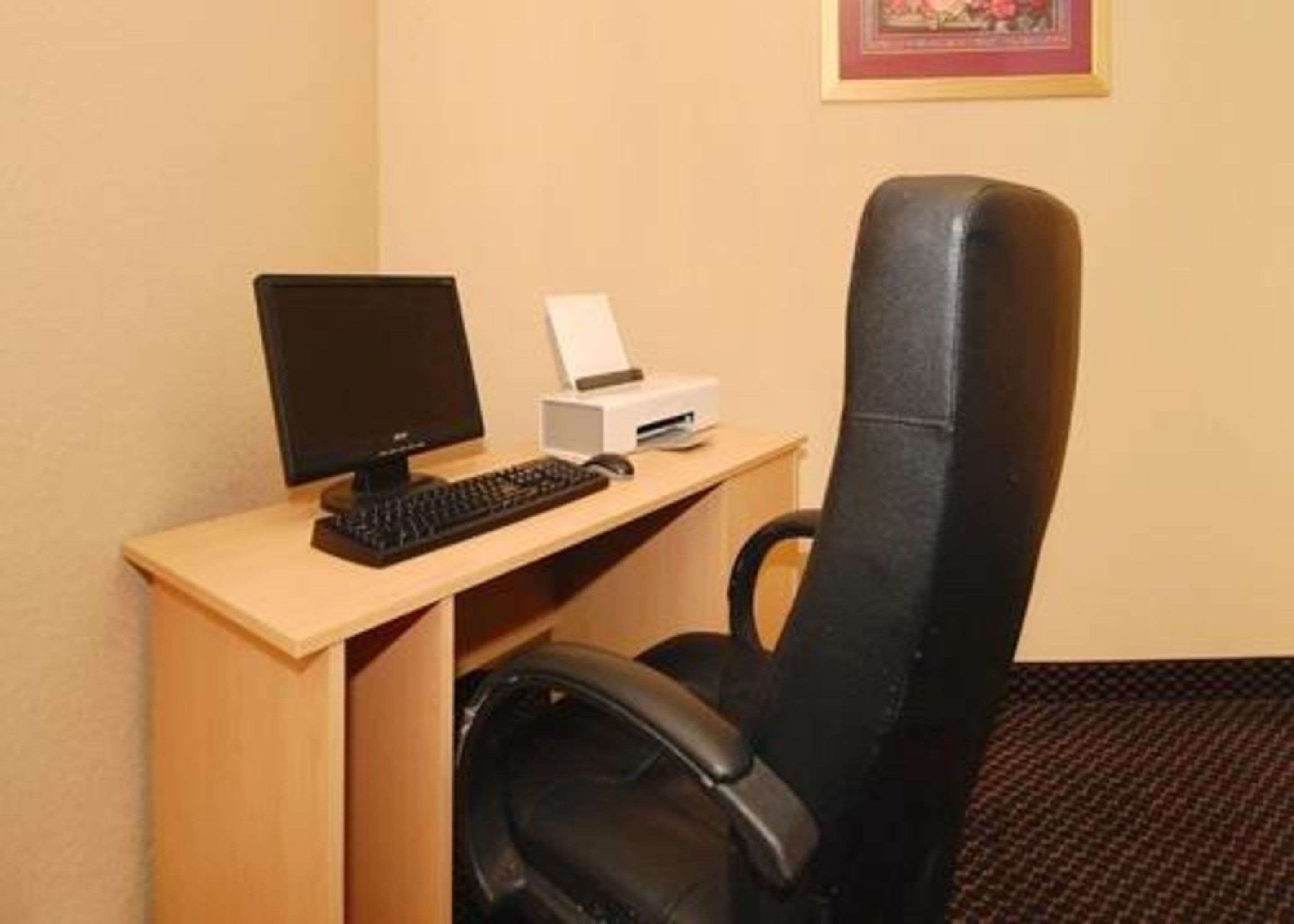 econo lodge inn and suites
