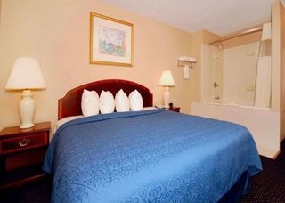 Econo Lodge Inn & Suites,Waterloo>>Evansdale,2 star