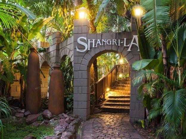 shangri la country hotel