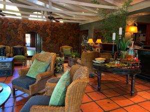 shangri la country hotel