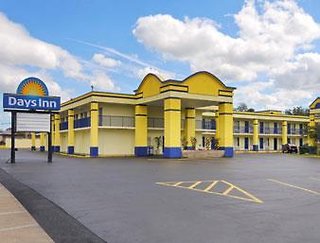 Days Inn By Wyndham Albany,422 W Oglethorpe Blvd,2 star