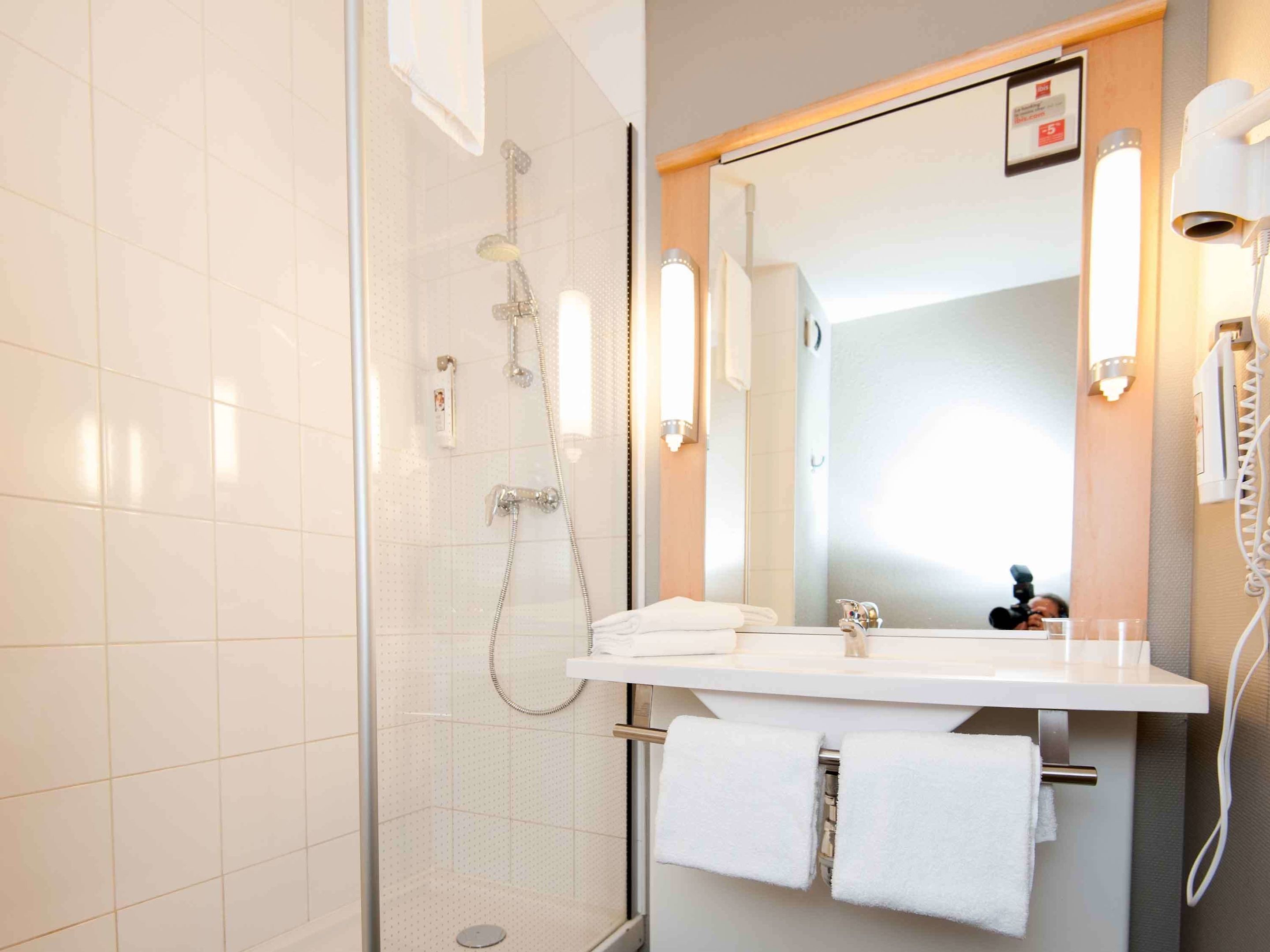 hotel ibis avallon