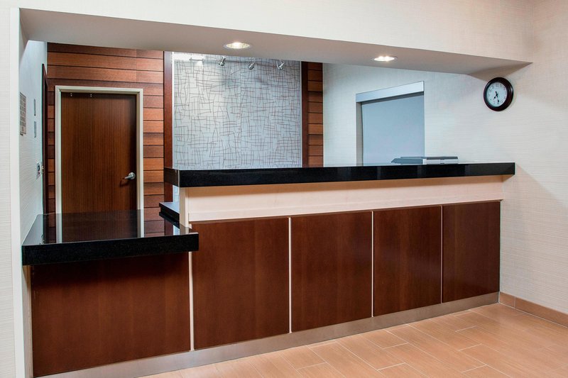 fairfield inn and suites victoria