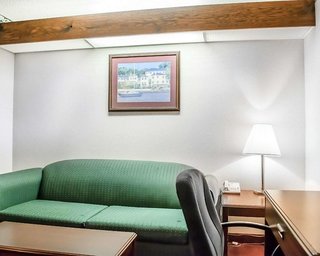 Quality Inn & Suites Brooks Louisville South,Hillview>>Brooks,3 star