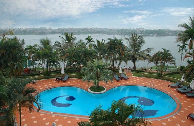 century riverside hotel hue