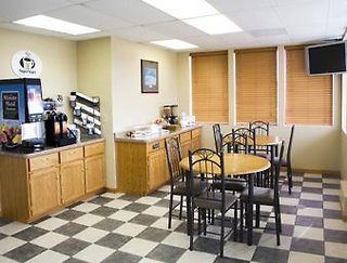 Super 8 By Wyndham Melrose,Avon>>Alexandria,2 star