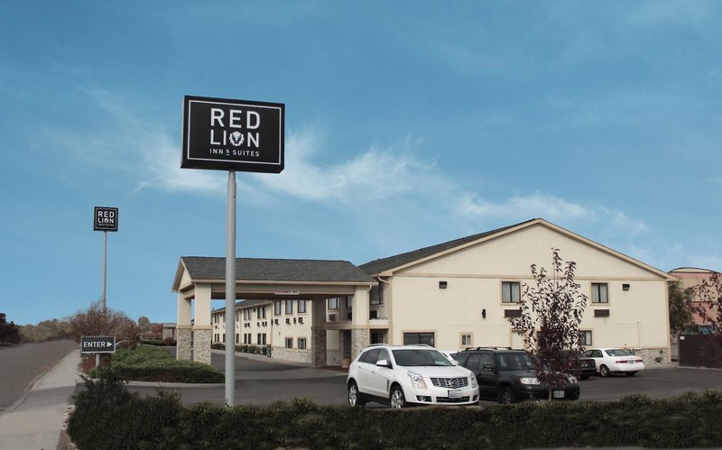 red lion inn and suites ontario