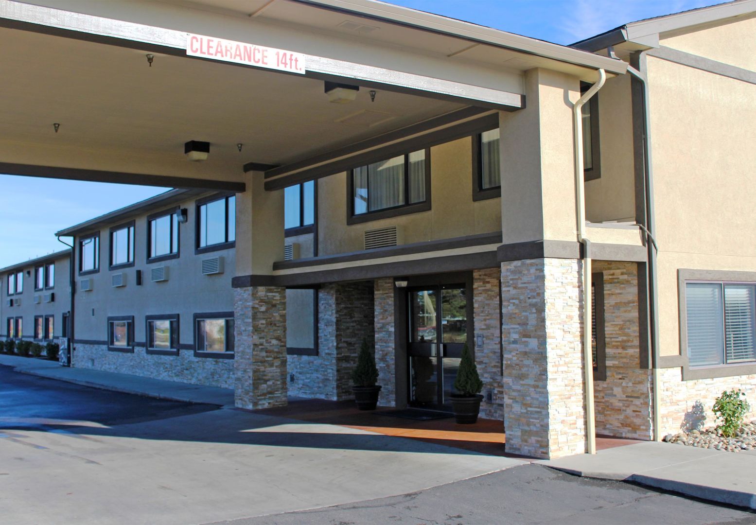 red lion inn and suites ontario