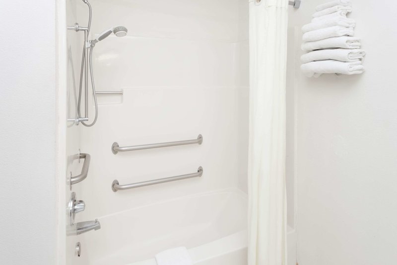 super 8 by wyndham washington peoria area