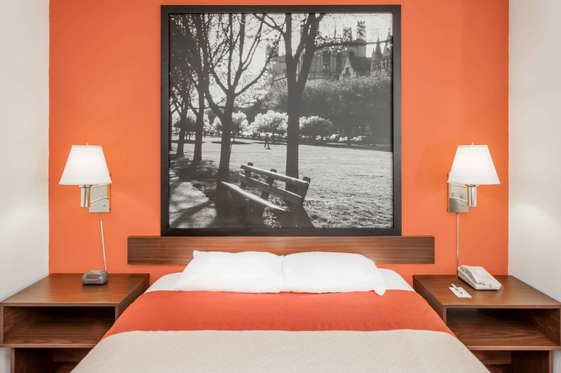 super 8 by wyndham washington peoria area