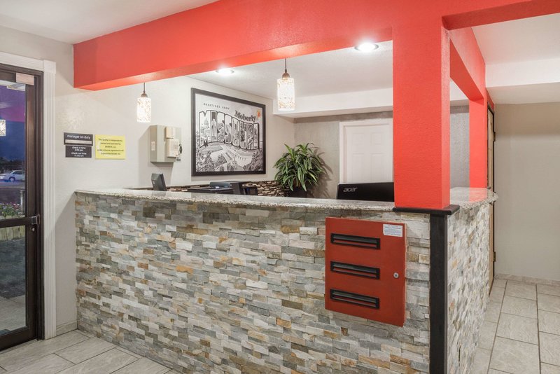 super 8 by wyndham moberly mo