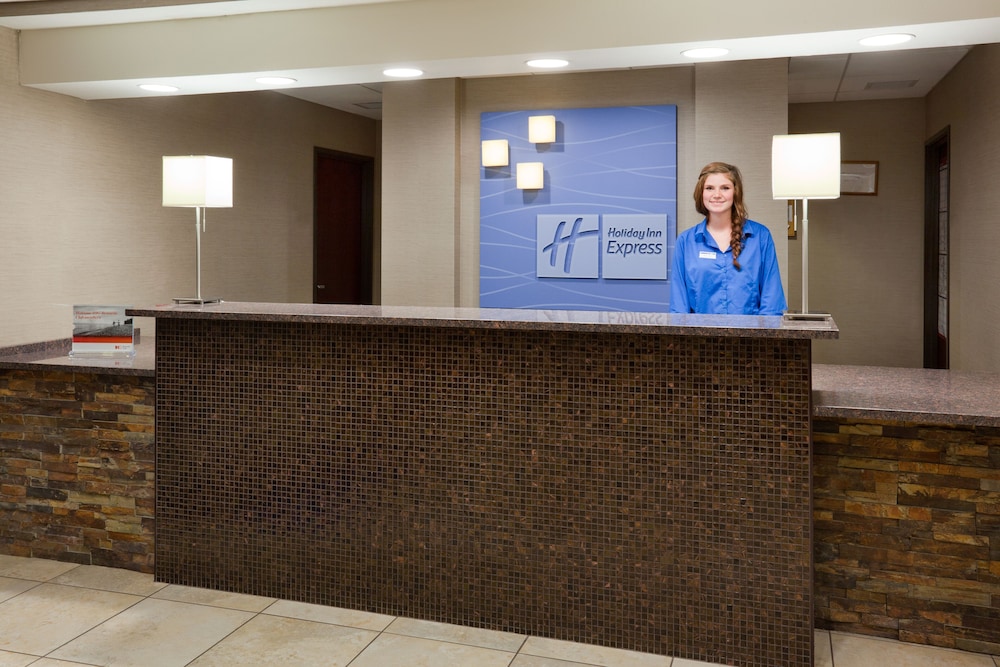 holiday inn express and suites aberdeen by ihg