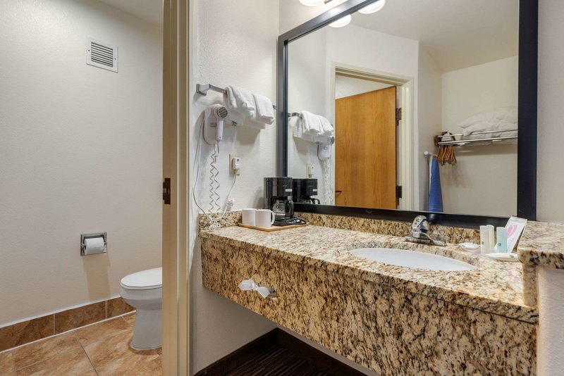 quality inn and suites limon