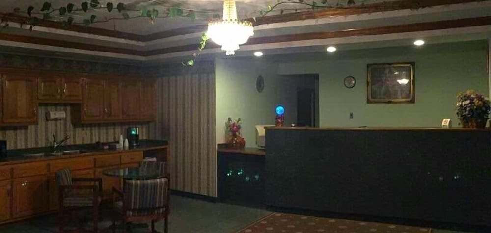 highland inn peculiar