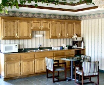 Highland Inn Peculiar,Jackson County>>Belton,2 star