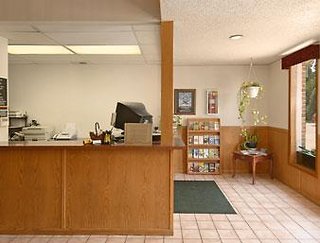 super 8 by wyndham pittsburg ks